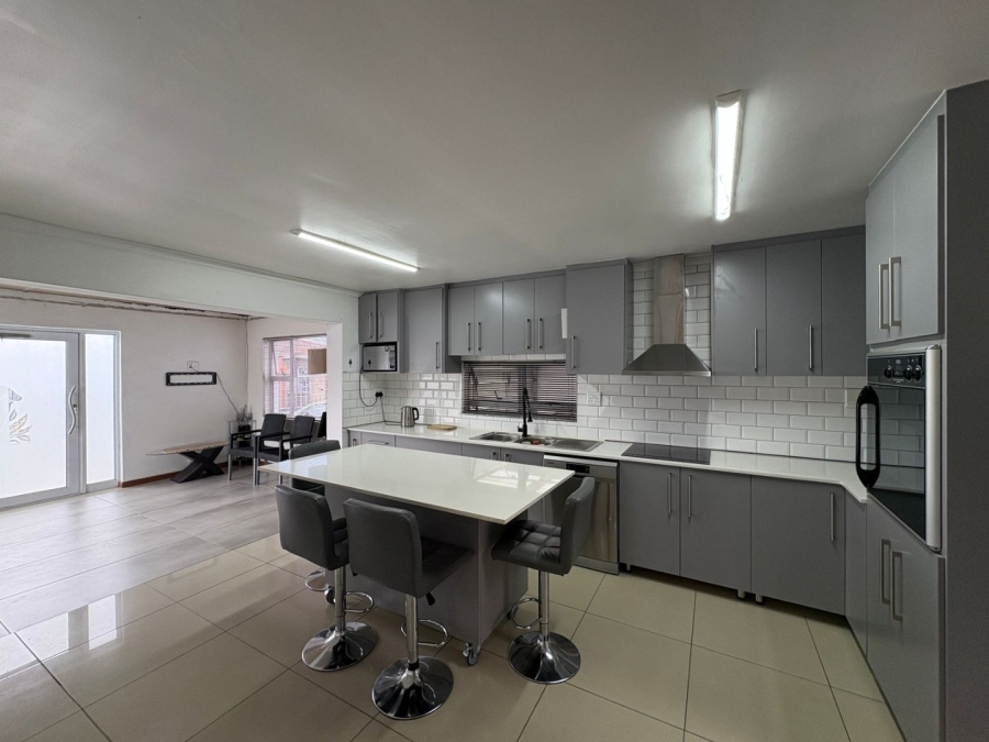 4 Bedroom Property for Sale in Malibu Village Western Cape